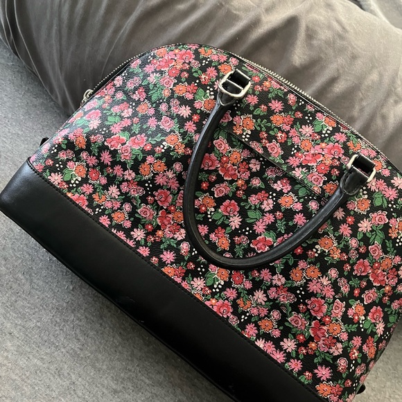 Authentic Coach floral handbag. Exclusive - Picture 7 of 9